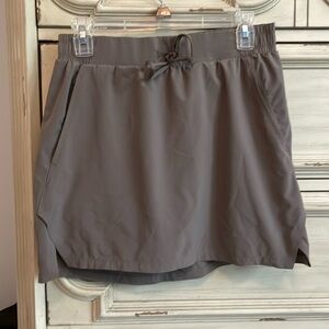 Women’s size small all in motion skort